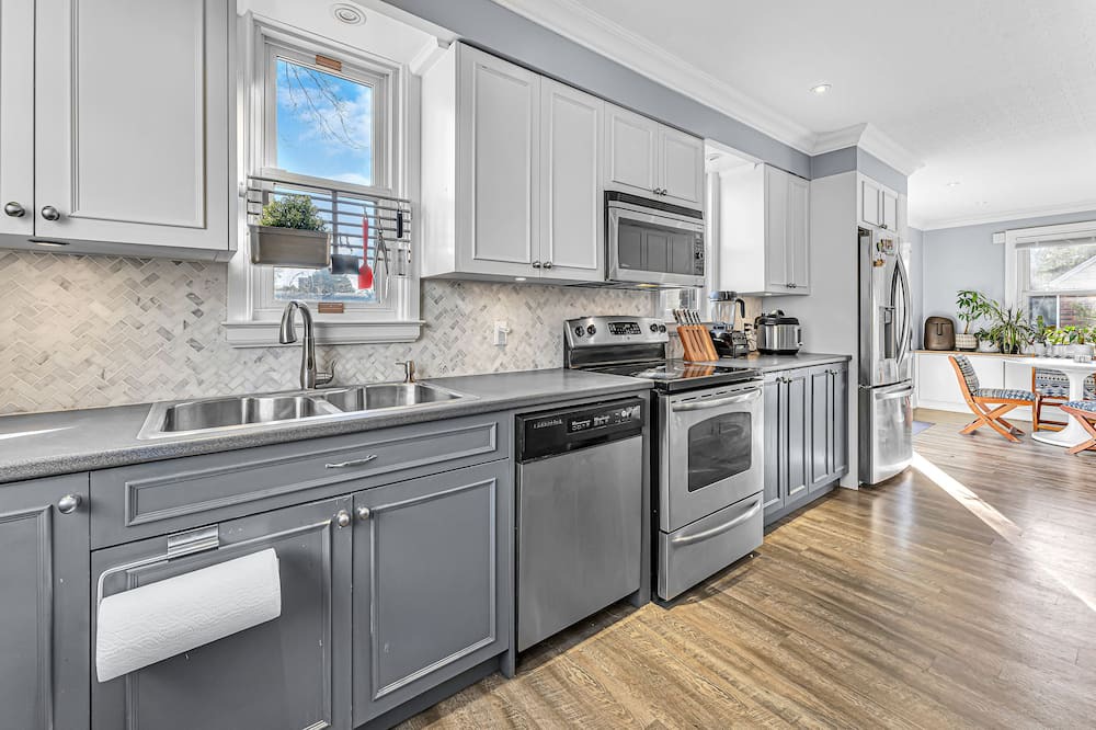 Photo of Kitchen in Clarkson-Lorne Park