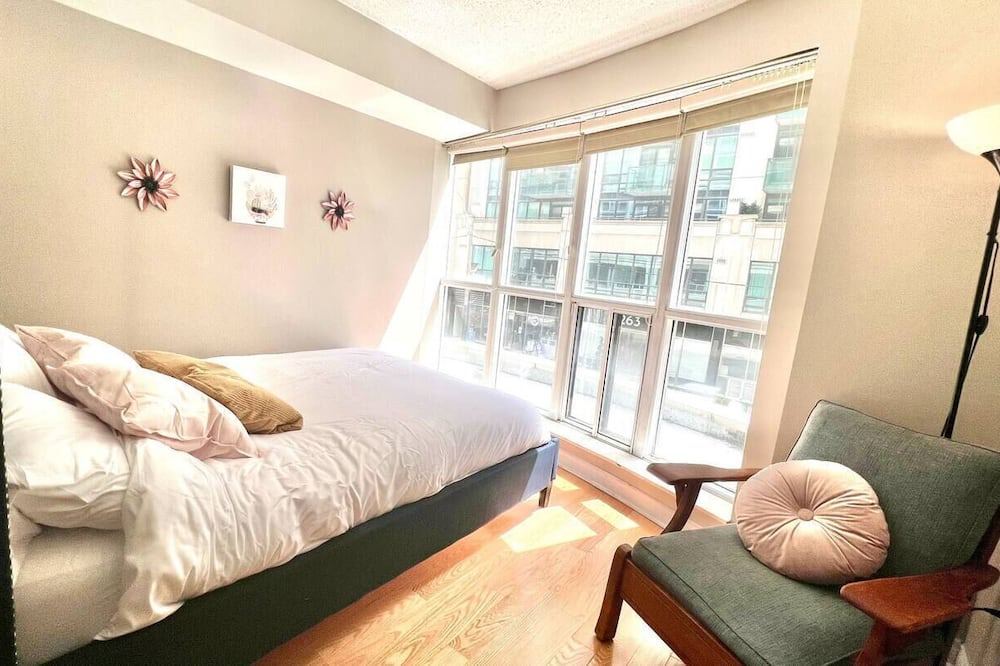 Photo of Bedroom in Fashion District