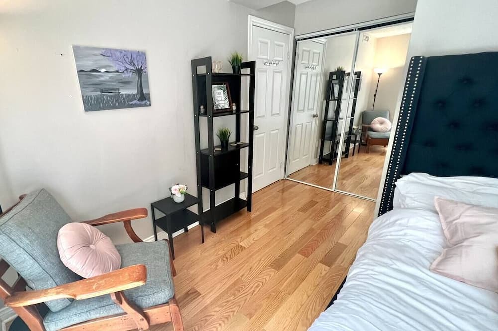 Photo of Bedroom in Fashion District