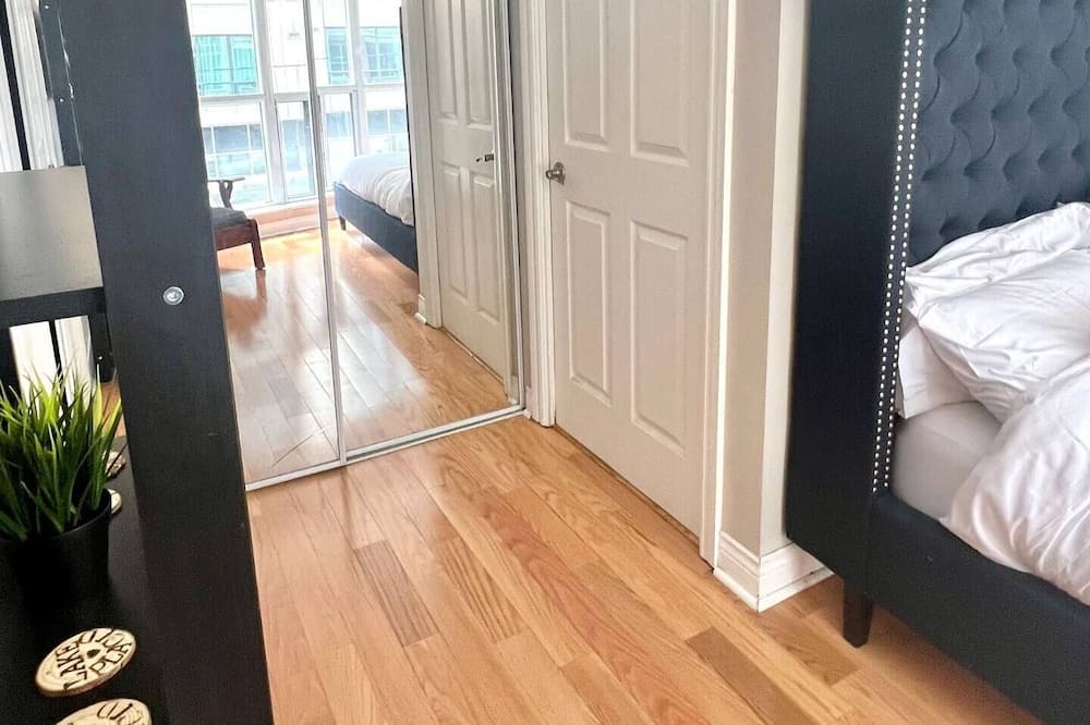 Photo of Bedroom in Fashion District