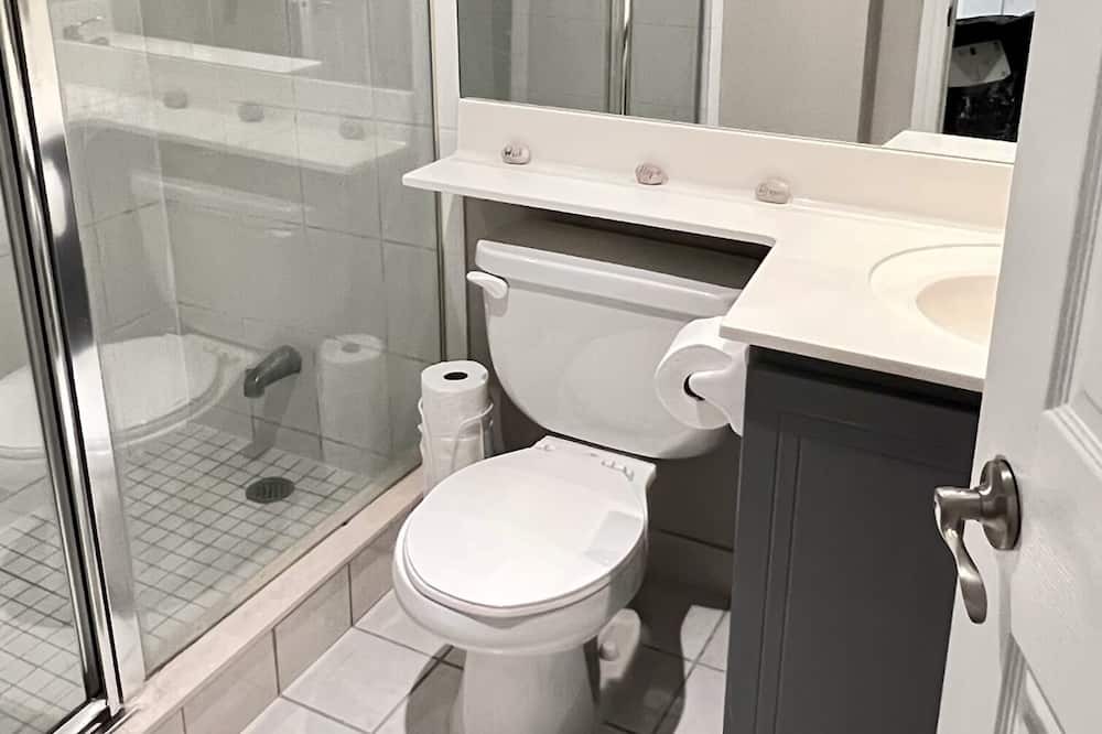 Photo of Bathroom in Fashion District