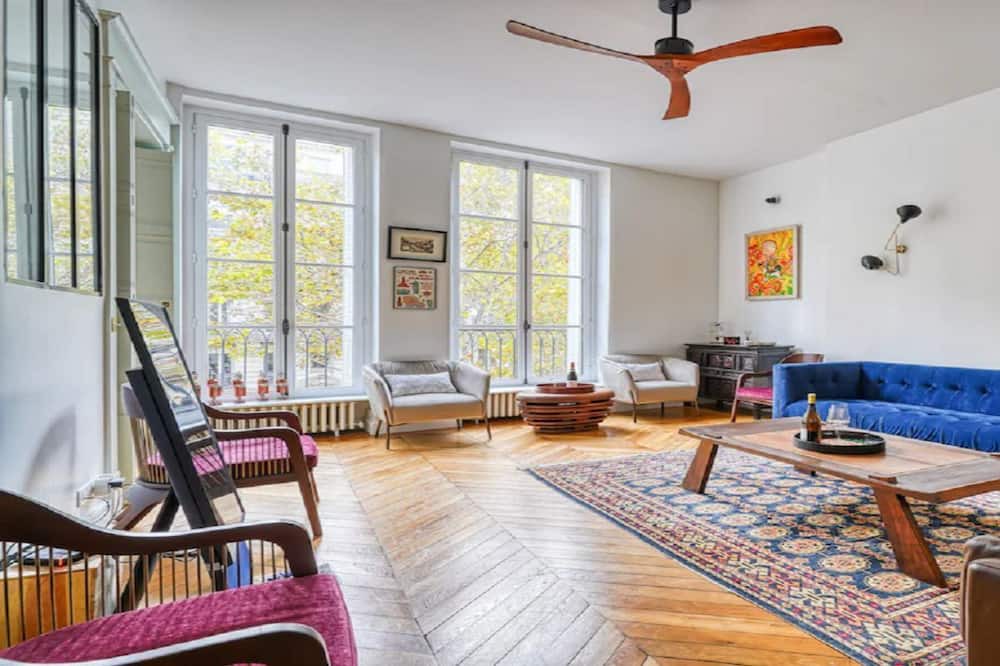 Photo of Livingroom in Saint-Victor