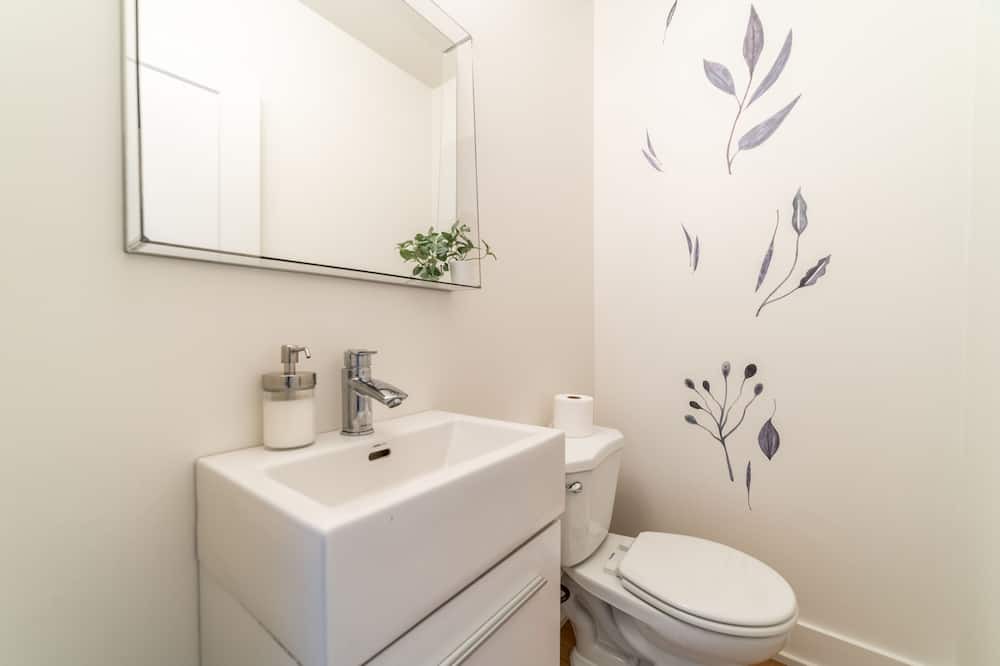 Photo of Bathroom in New Toronto