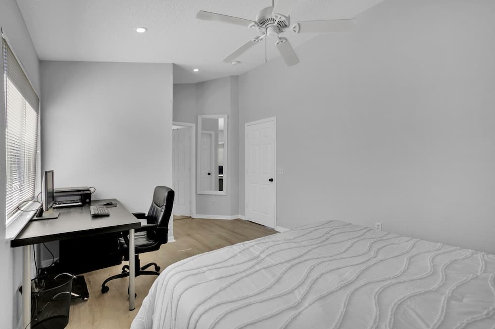 Photo of Bedroom in Hillcrest Estates