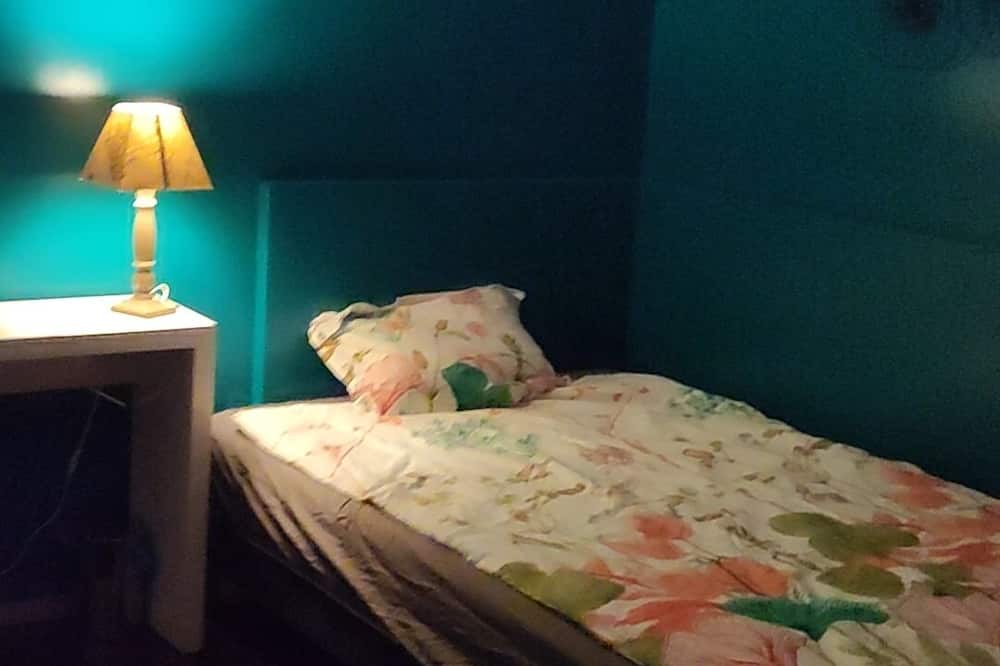 Photo of Bedroom in Pere Lachaise