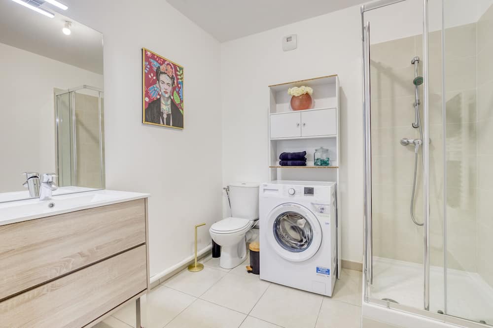 Photo of Bathroom in Drancy