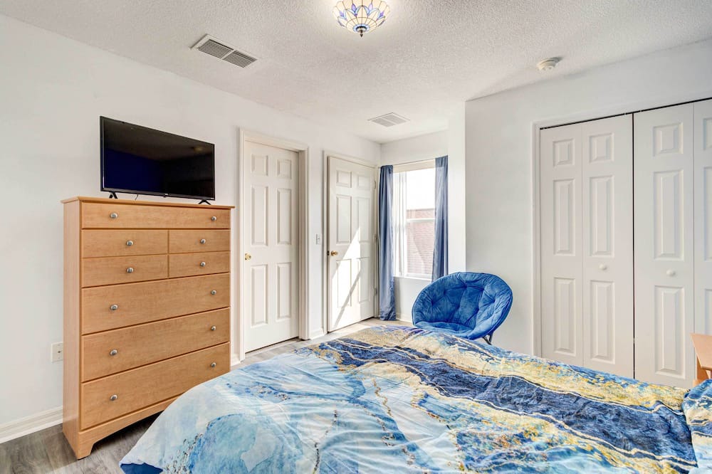 Photo of Bedroom in Westbury