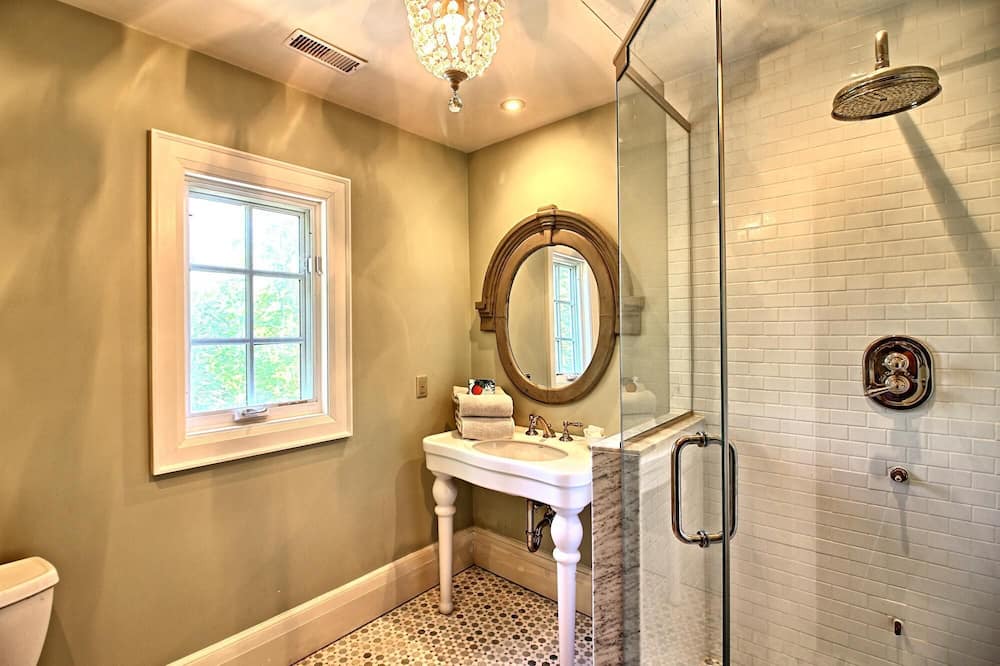 Photo of Bathroom in Rosseau