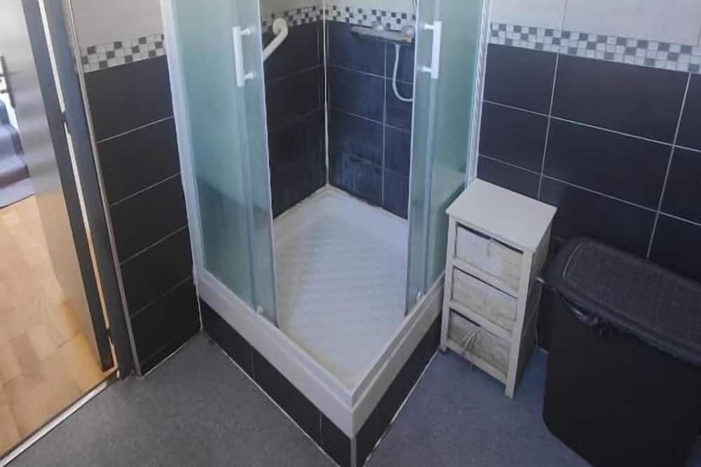Photo of Bathroom in Stains