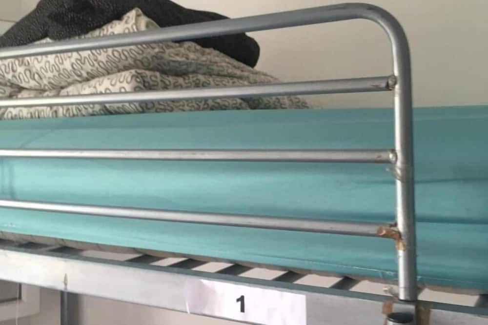 Photo of Bedroom in Stains