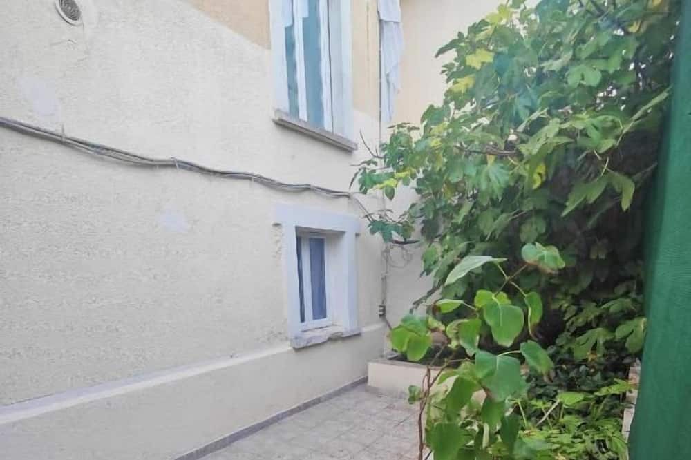 Photo of Outdoor in Stains