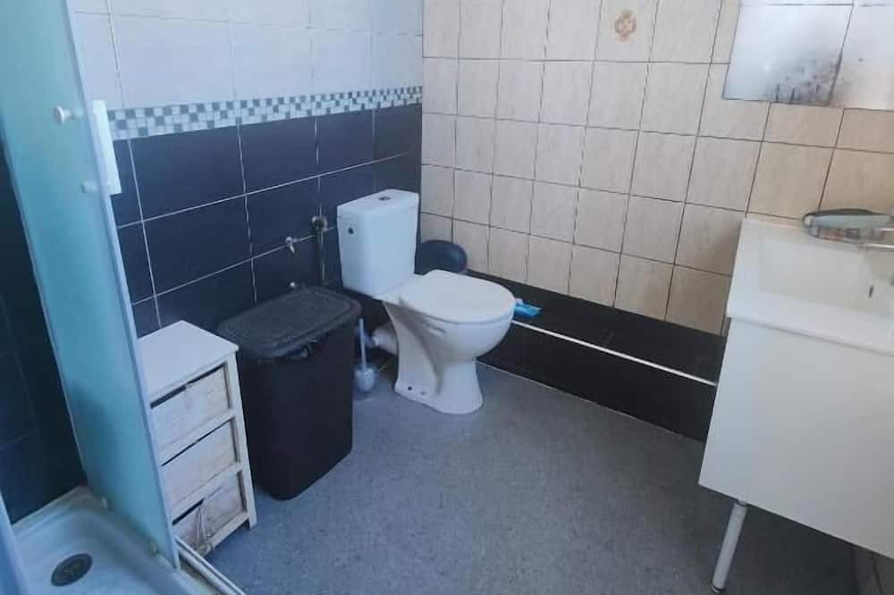 Photo of Bathroom in Stains