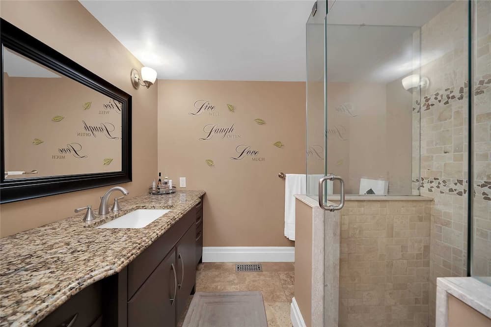 Photo of Bathroom in Markham