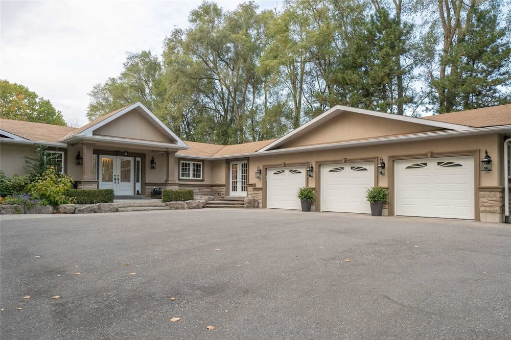 Photo of Outdoor in Markham