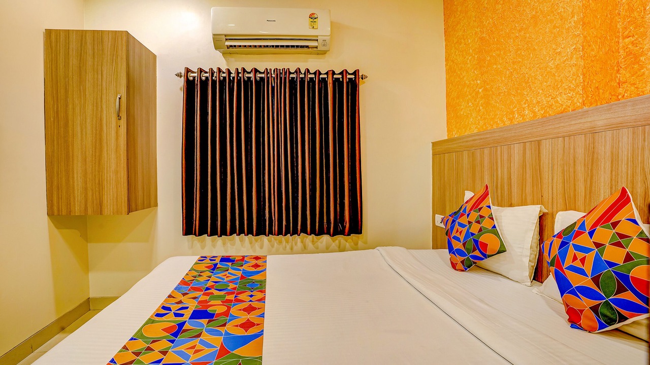 Photo of Bedroom in Vile Parle East