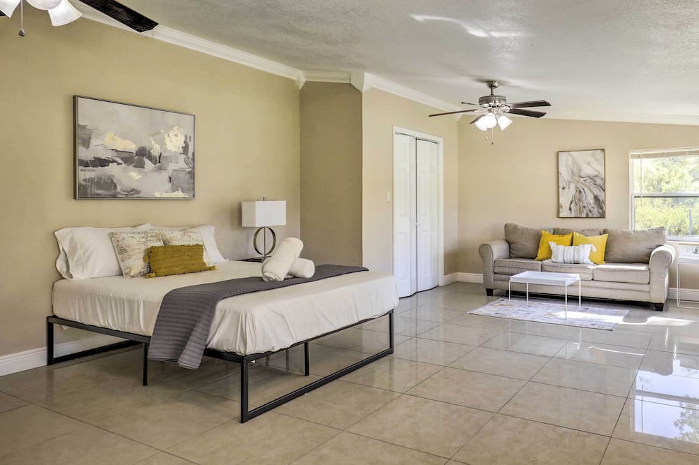 Photo of Bedroom in Valrico