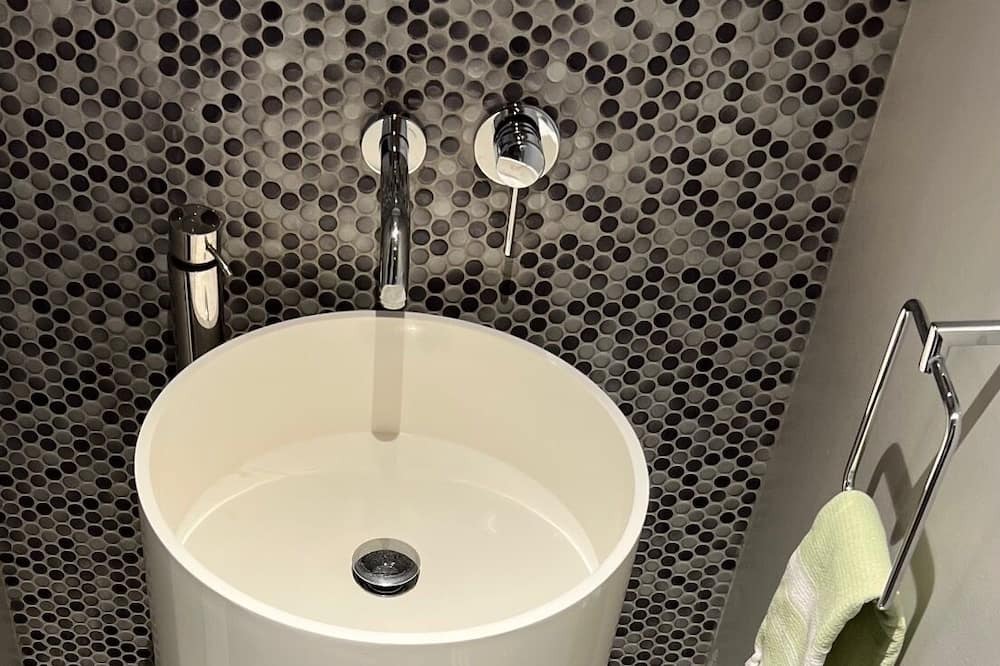 Photo of Bathroom in Forest Hill South