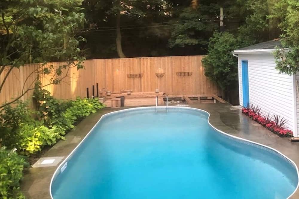 Photo of Outdoor in Forest Hill South