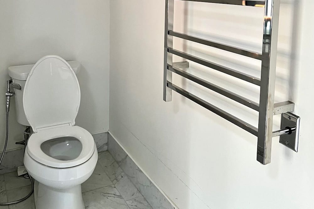 Photo of Bathroom in Forest Hill South