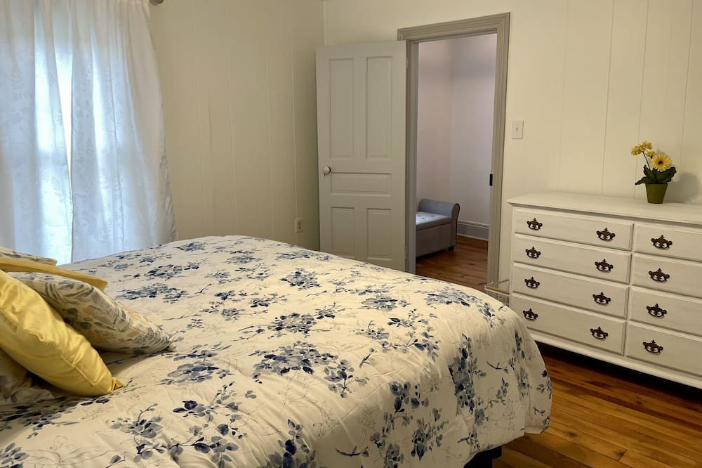 Photo of Bedroom in New Bloomfield