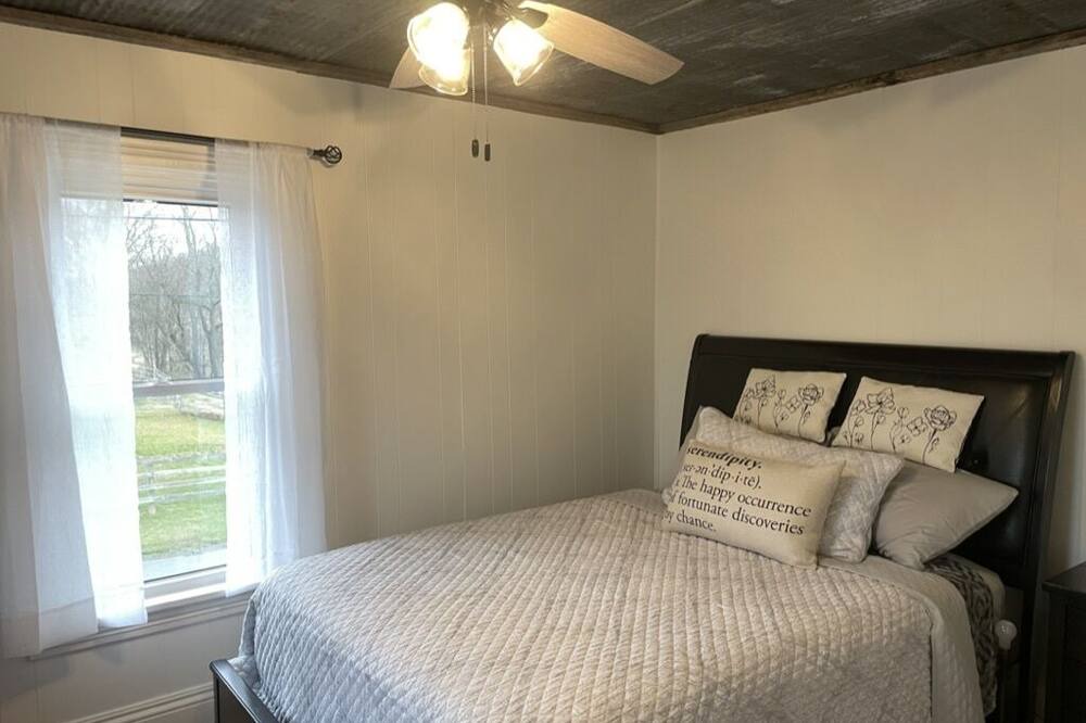Photo of Bedroom in New Bloomfield