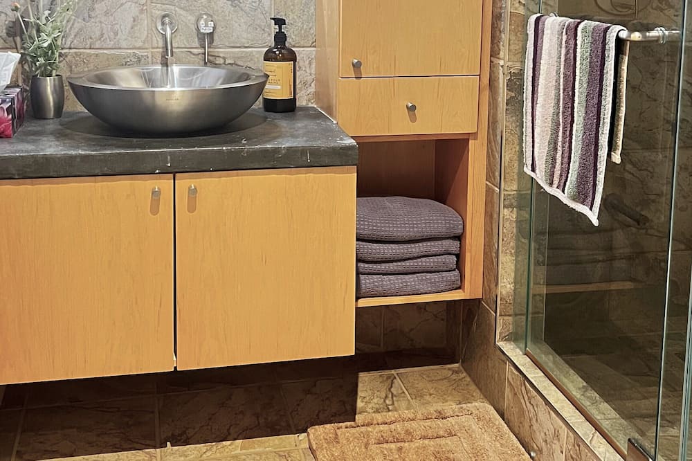 Photo of Bathroom in Guelph/Eramosa