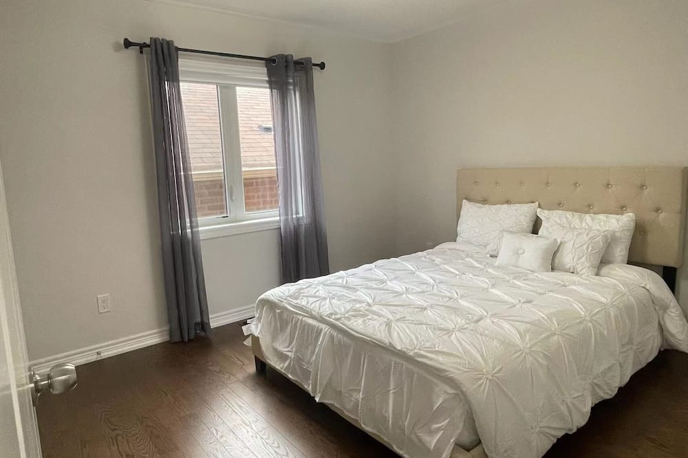 Photo of Bedroom in York Regional Municipality