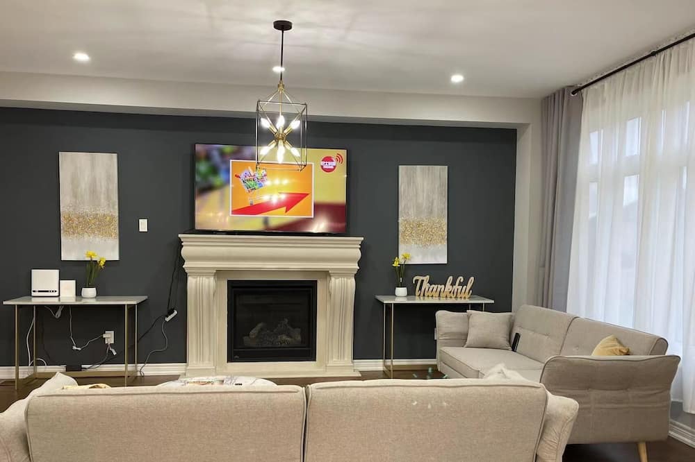 Photo of Livingroom in York Regional Municipality