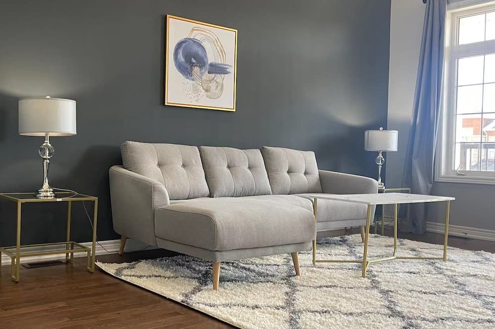 Photo of Livingroom in York Regional Municipality