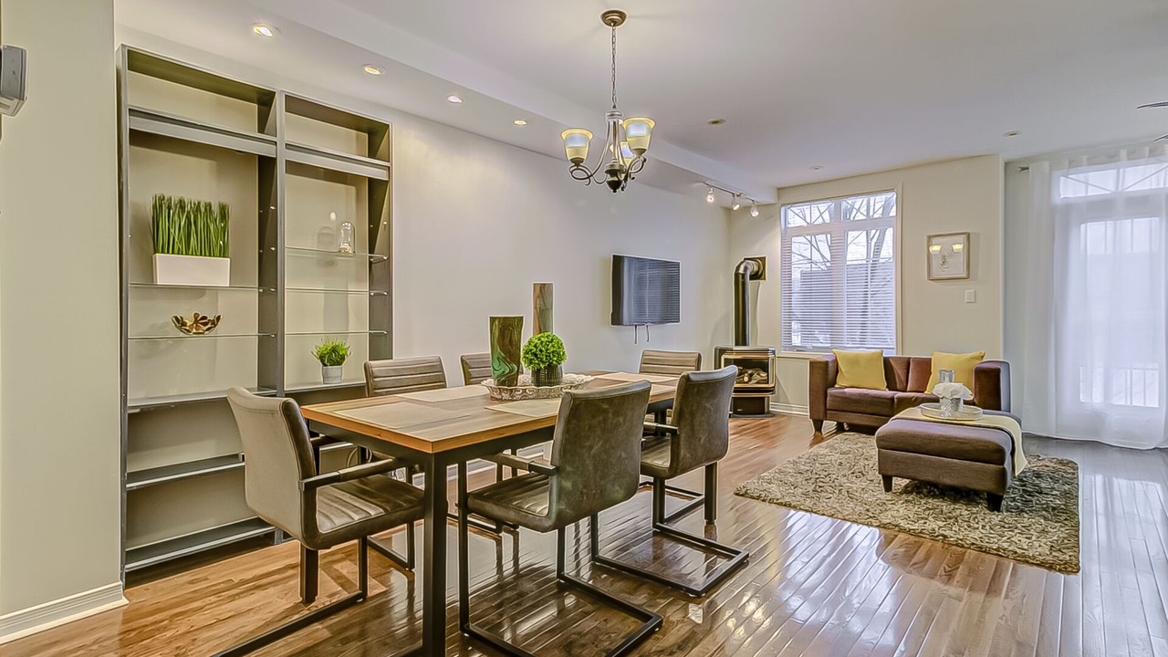 Photo of Livingroom in O'Connor - Parkview
