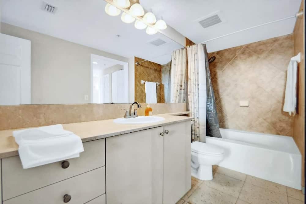 Photo of Bathroom in Ocean Ridge