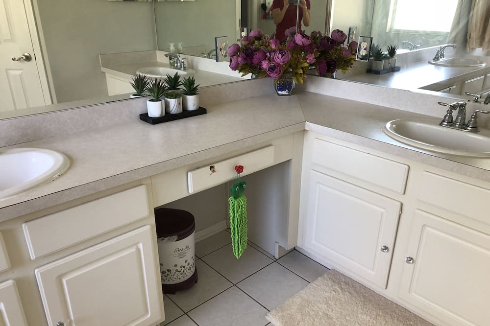Photo of Bathroom in New Tampa