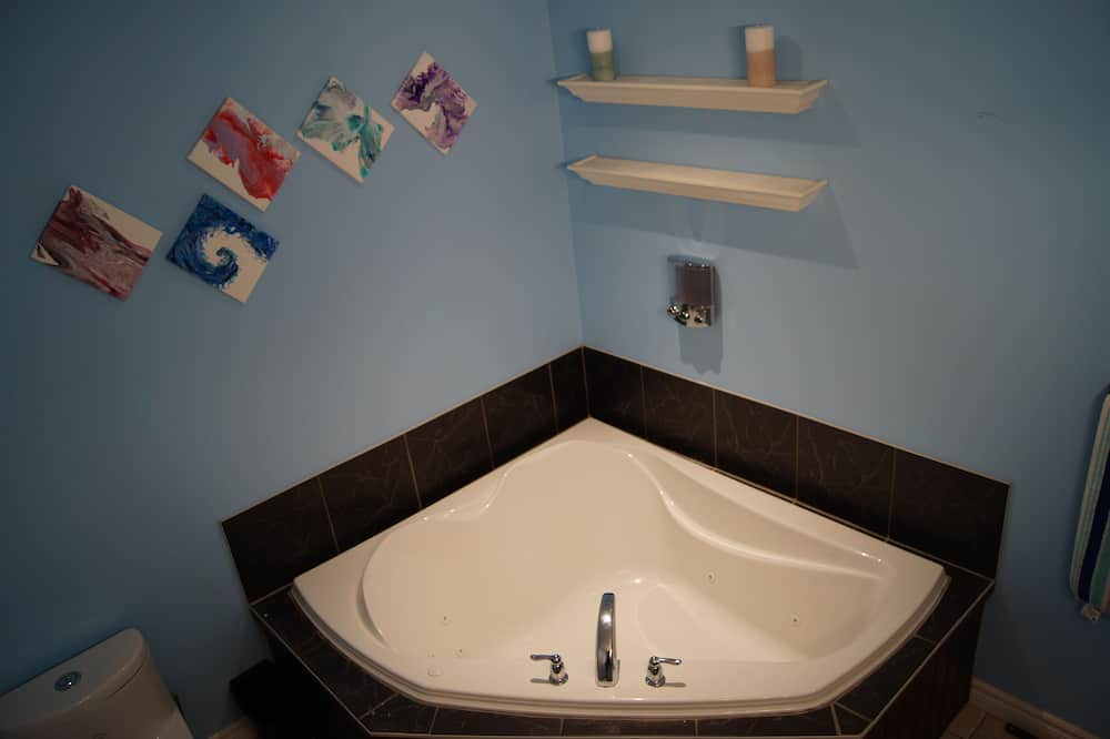 Photo of Bathroom in Wasaga Beach
