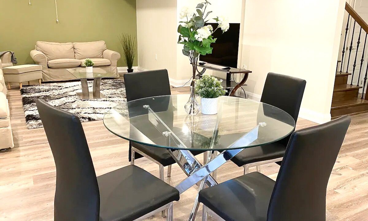 Photo of Livingroom in Pickering