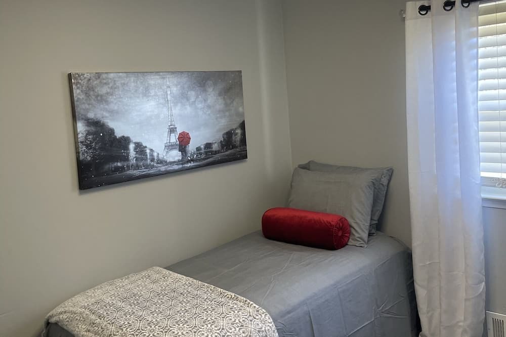 Photo of Bedroom in Ewing