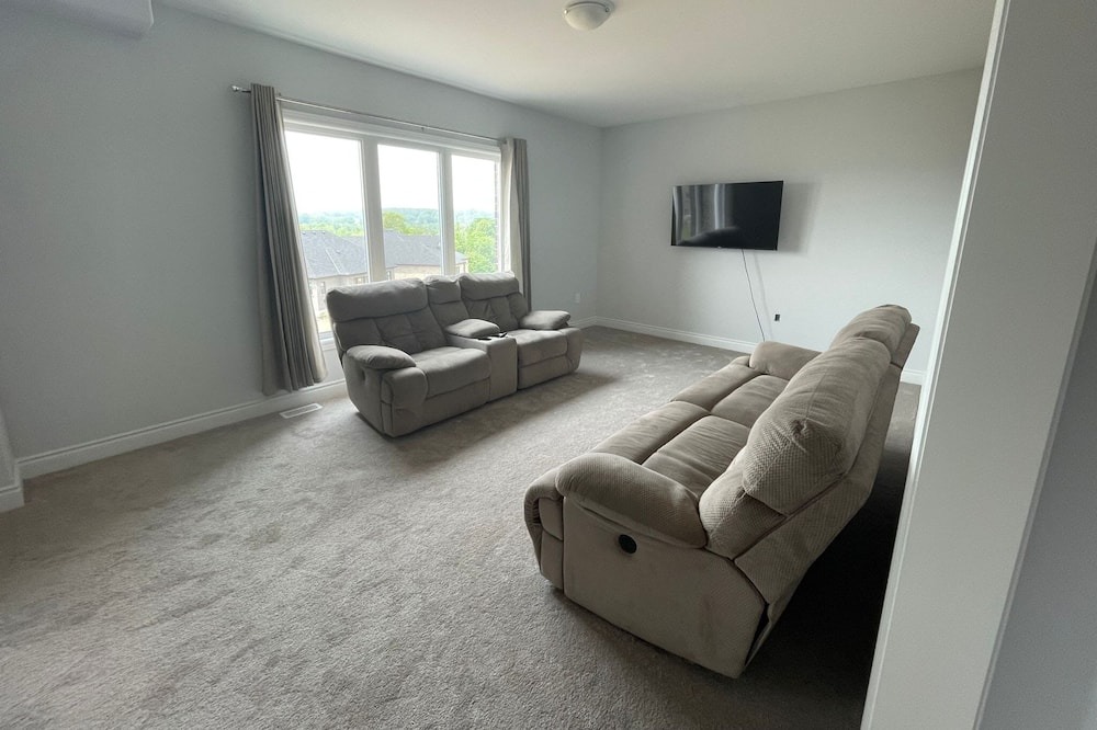 Photo of Livingroom in Orillia