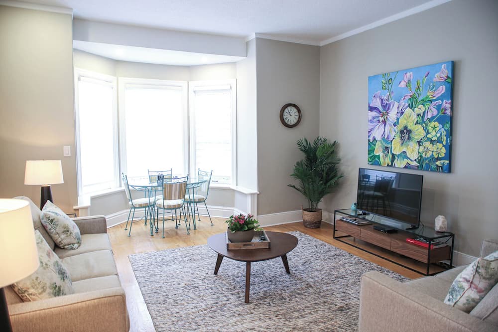 Photo of Livingroom in Guelph