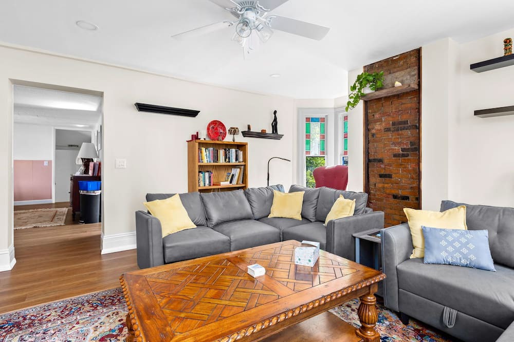 Photo of Livingroom in Montour Falls