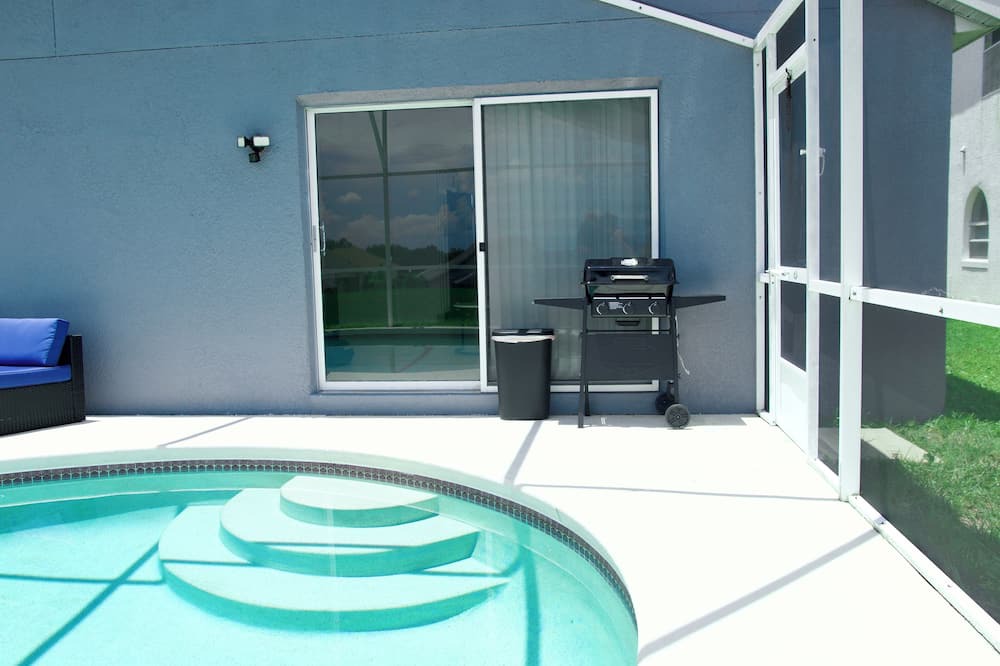 Photo of Outdoor in Lake Davenport Estates
