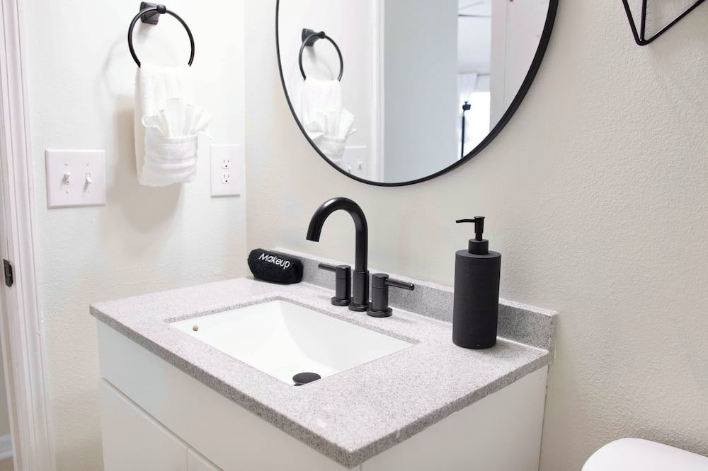 Photo of Bathroom in Lake Davenport Estates
