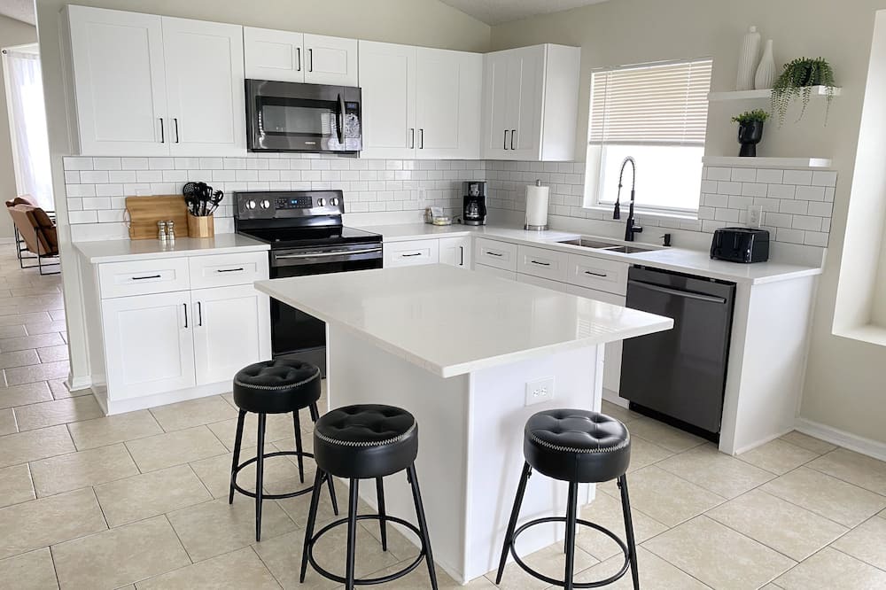 Photo of Kitchen in Lake Davenport Estates
