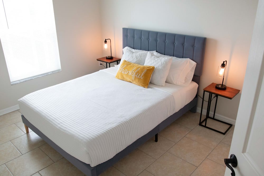 Photo of Bedroom in Lake Davenport Estates
