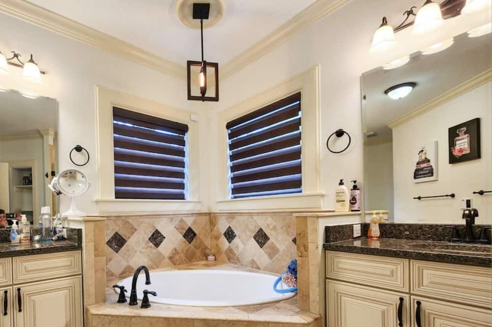 Photo of Bathroom in Lake Eola Heights
