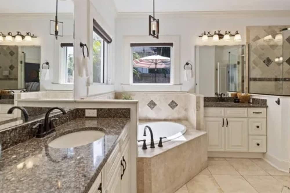Photo of Bathroom in Lake Eola Heights