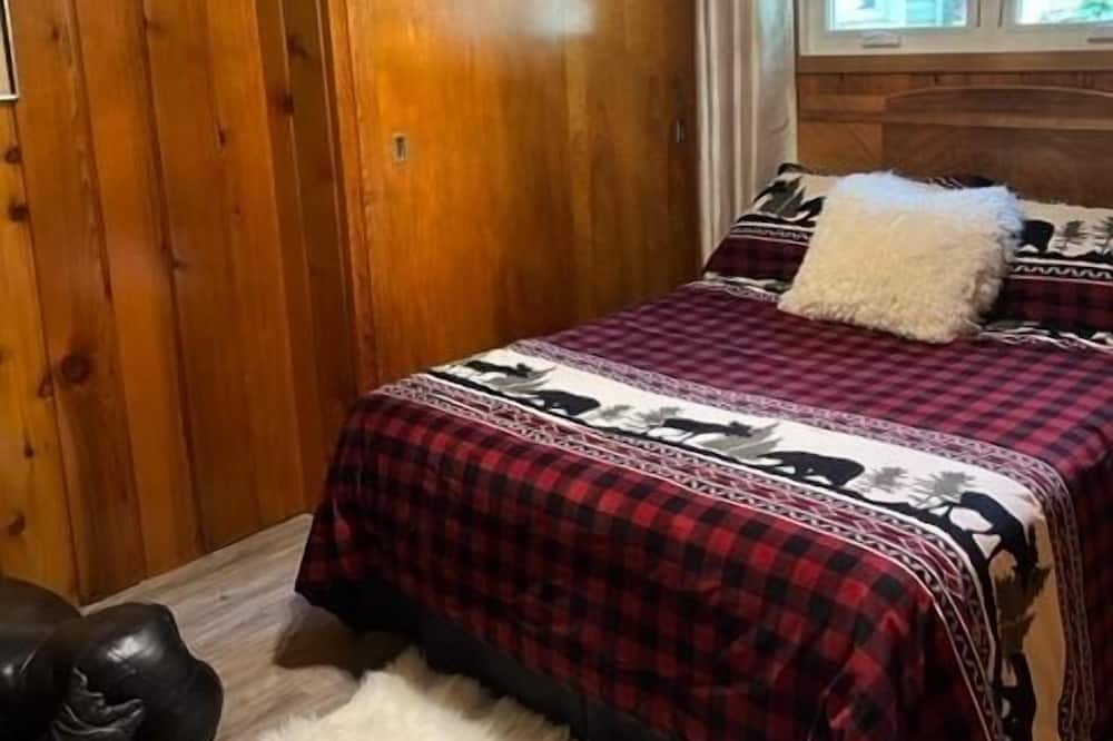 Photo of Bedroom in Georgian Bay
