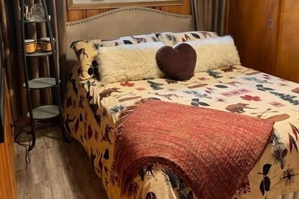 Photo of Bedroom in Georgian Bay