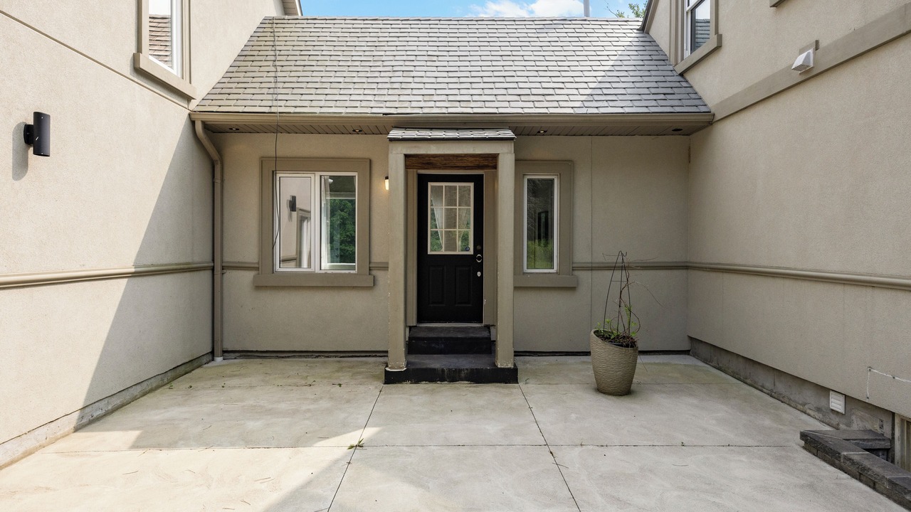 Photo of Outdoor in King