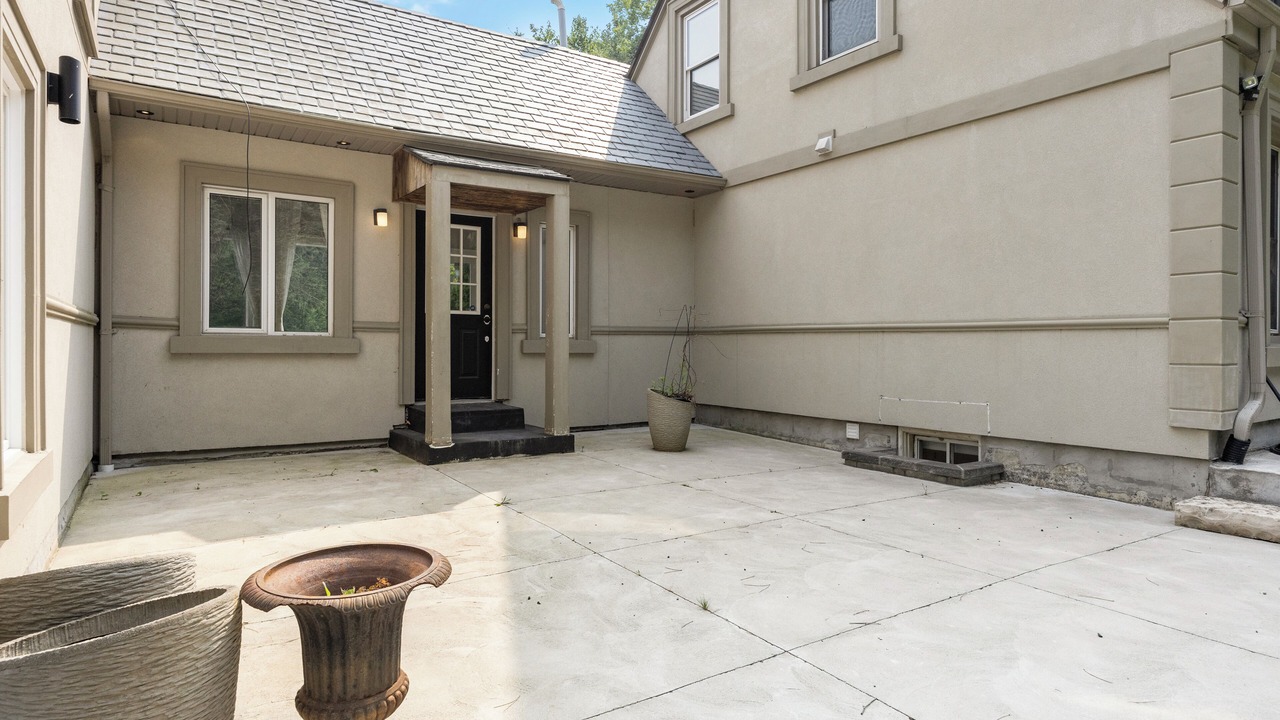 Photo of Outdoor in King