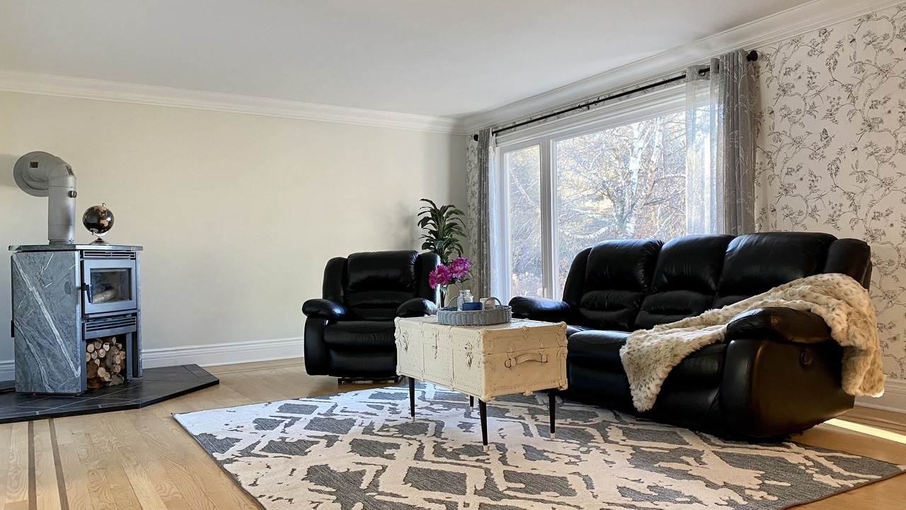 Photo of Livingroom in Caledon