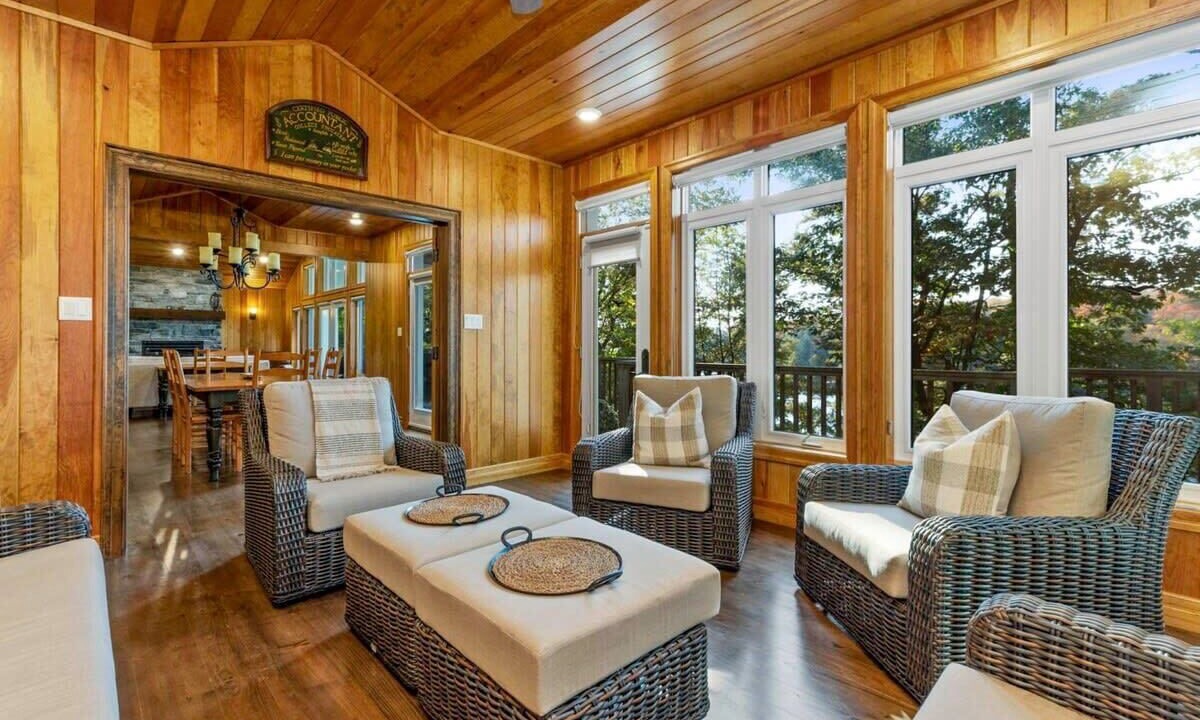 Photo of Livingroom in Rosseau